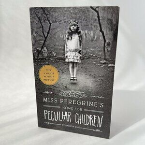 Miss Peregrine's Home For Peculiar Children by Ransom Riggs - 2013 Paperback